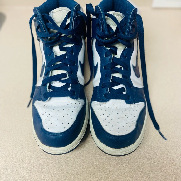 Gently Used - Navy Blue Dunk Highs - 6.5 Youth to 8 Women’s - Picture 2 of 3